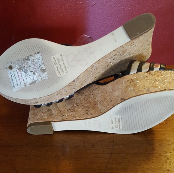 Adrianna Papell Wedges - Picture 5 of 6